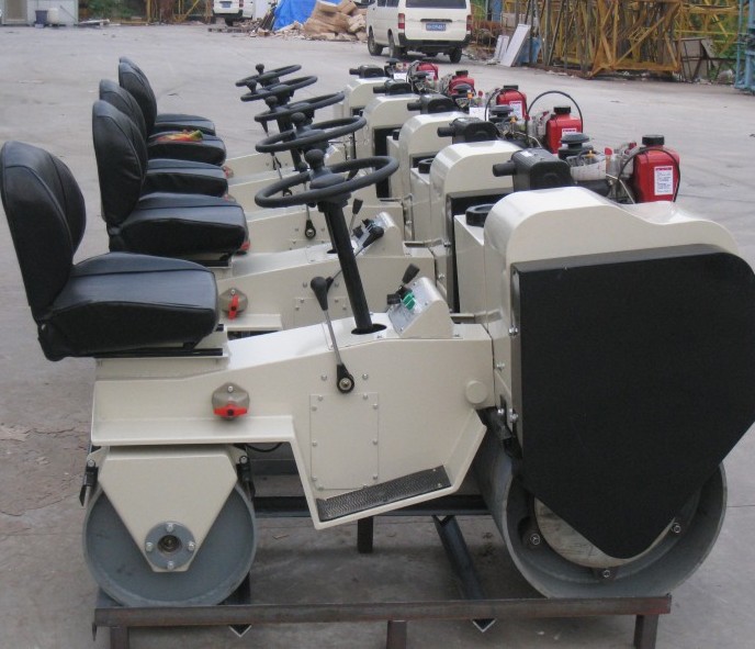 印度客戶來(lái)訪，并訂購(gòu)FYL-850座駕壓路機(jī)